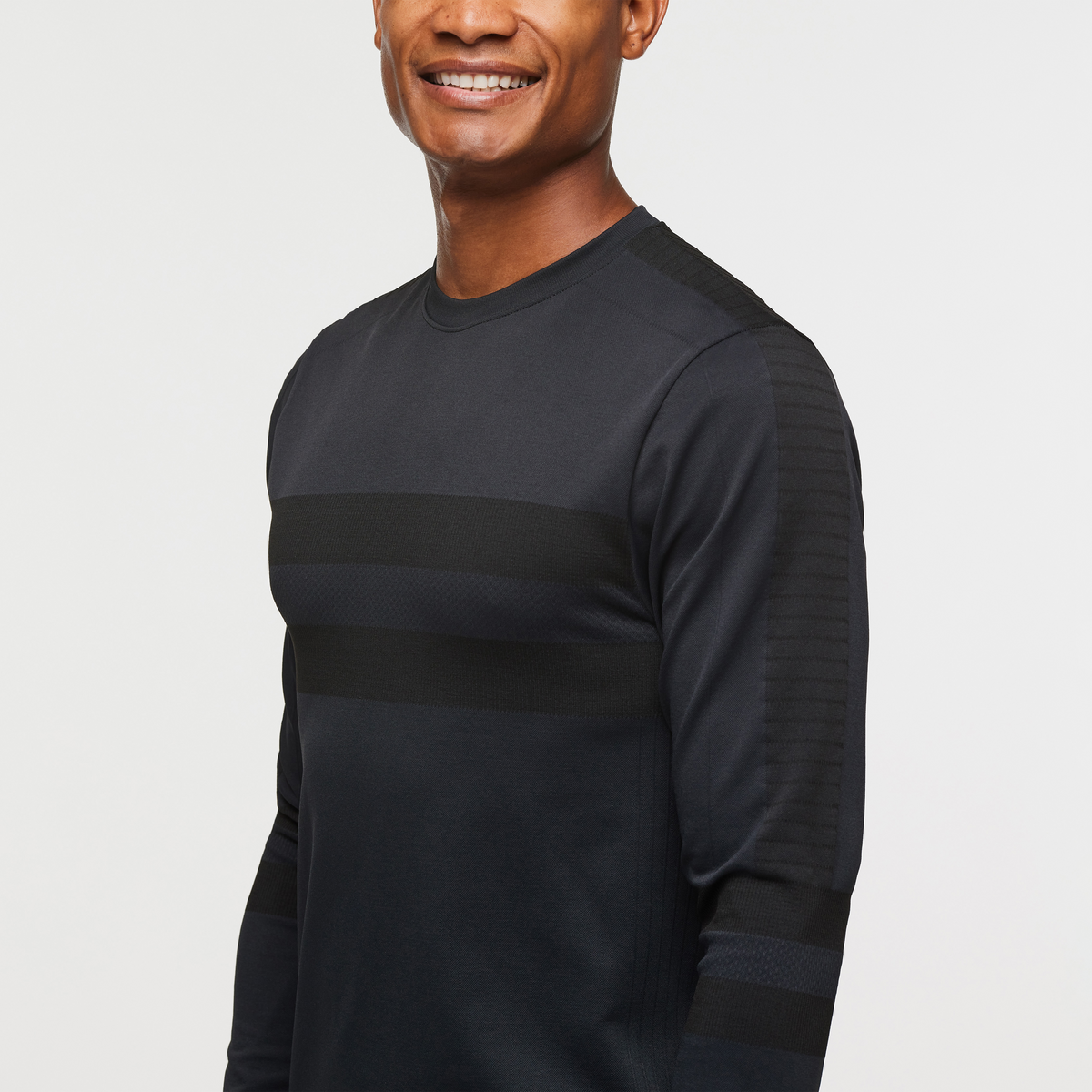 Debajo Seamless Baselayer Crew - Men's - Cotopaxi Black - US 9174