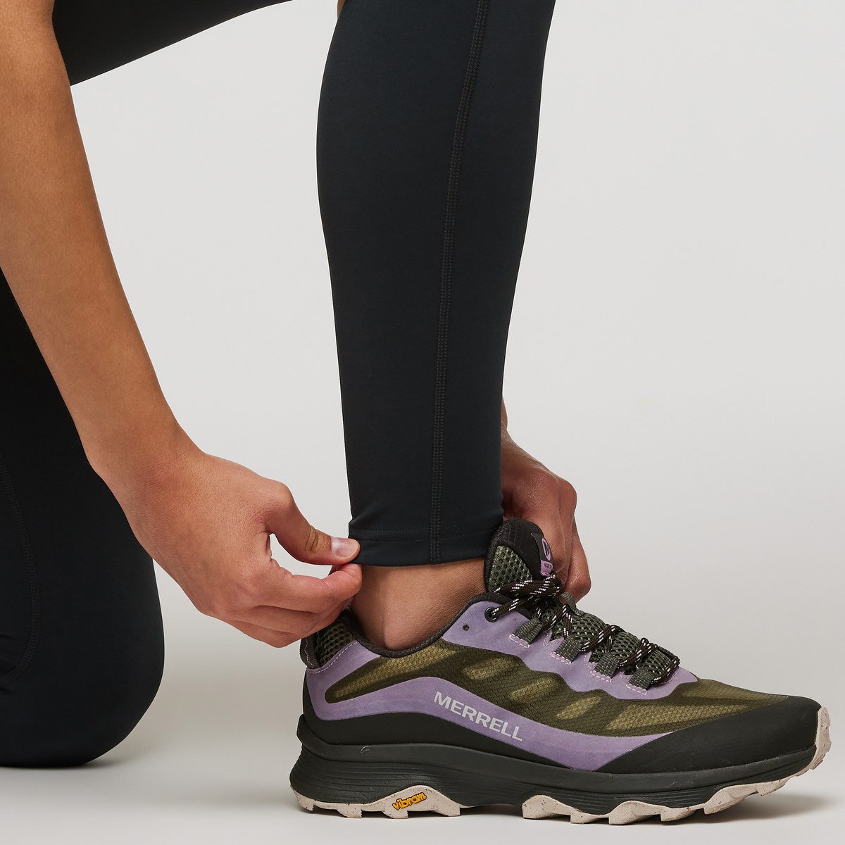 Muevo Tight - Women's - Cotopaxi Black - US 7337