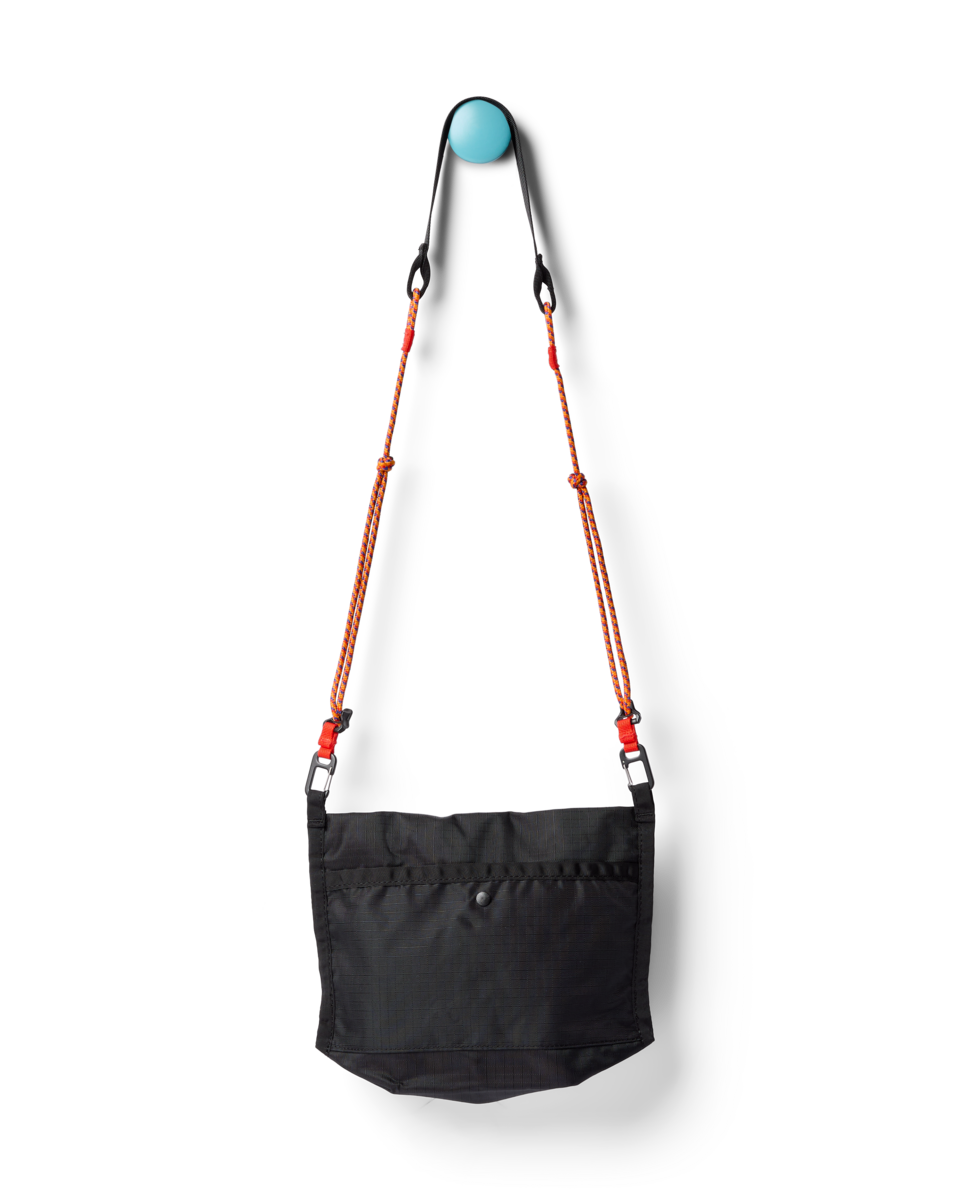 Lista 2L Lightweight Crossbody Bag - Cada Día - Black - US 9126