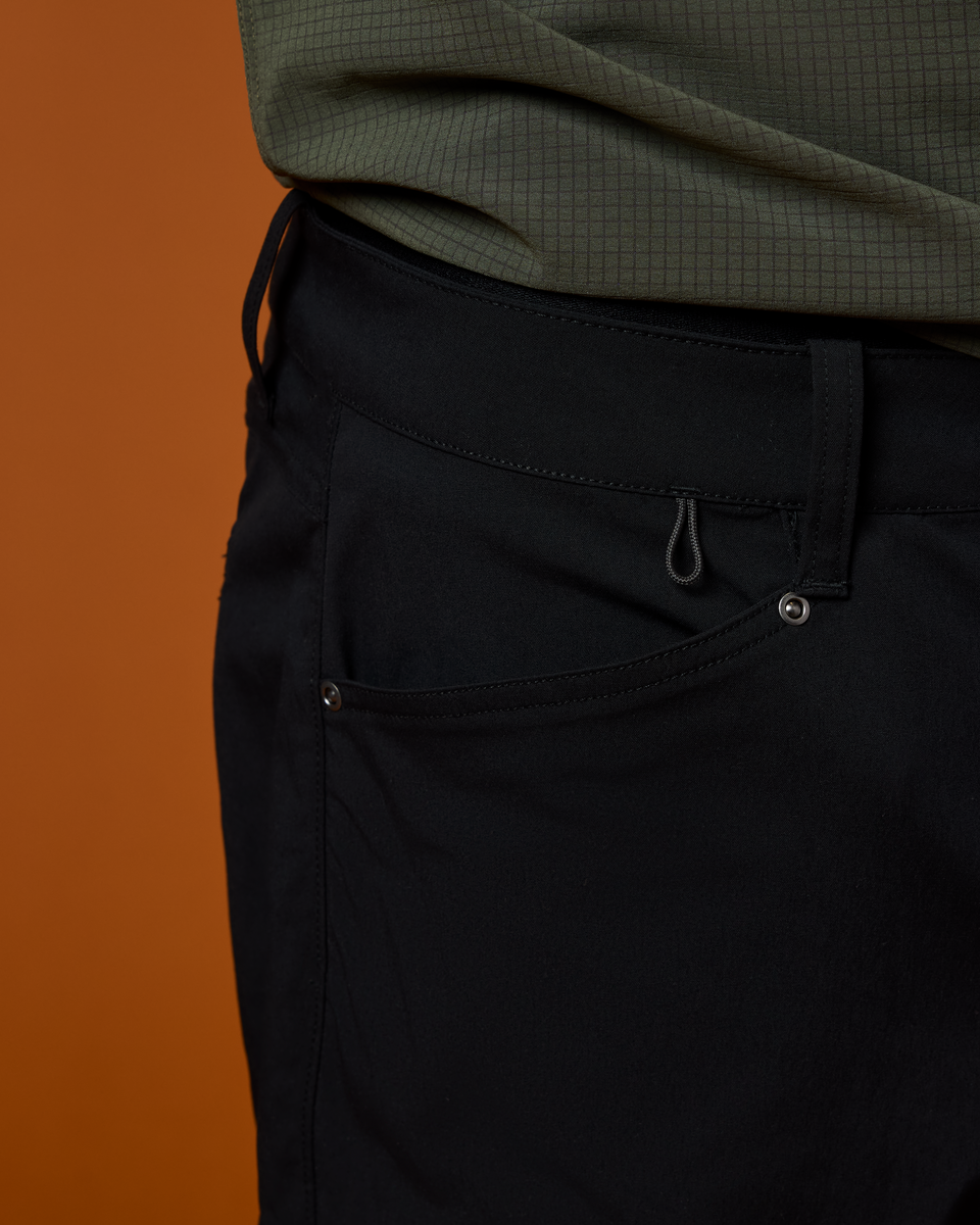 Coraje Tech Short - Men's - Black - US 3224